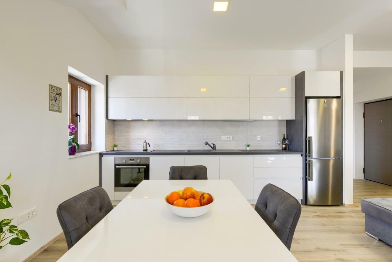 Apartmani Bosa 자다르 외부 사진